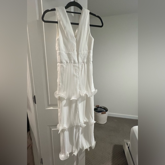 Claude white kain dress - Picture 2 of 4